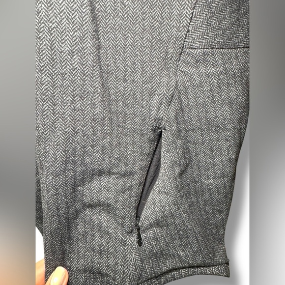 Lululemon‎ Rundful Gray Half Zip Pullover Shirt Size Medium (Est) EUC - Picture 4 of 9